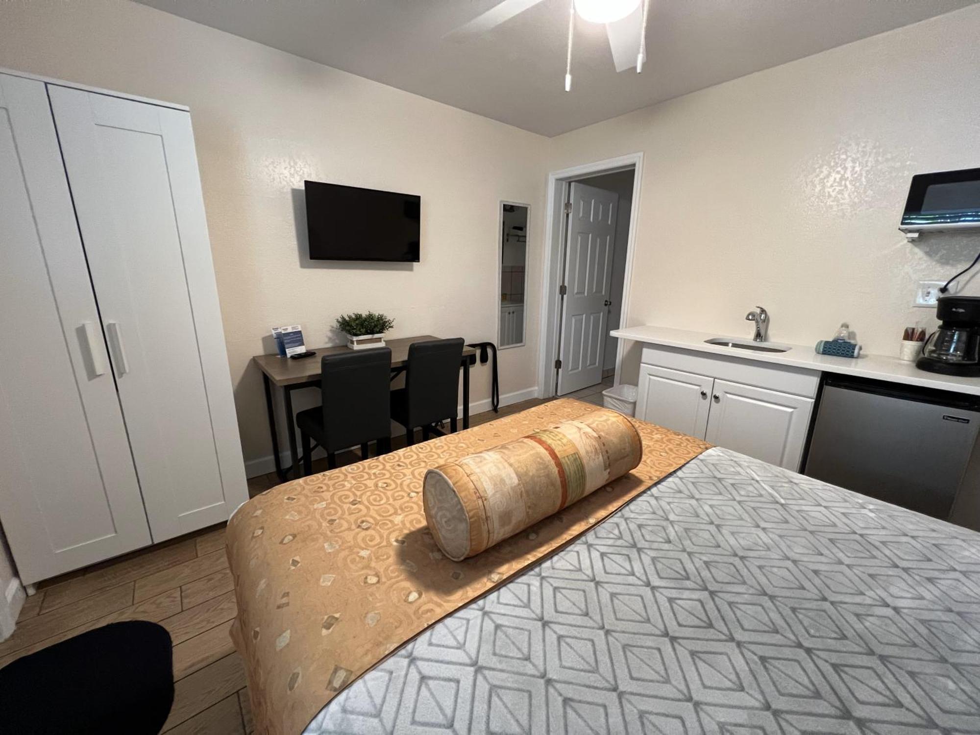 Beachside Resort Motel 세인트피트비치 외부 사진